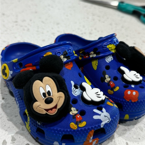 Toddler Mickey Crocs - Picture 5 of 7